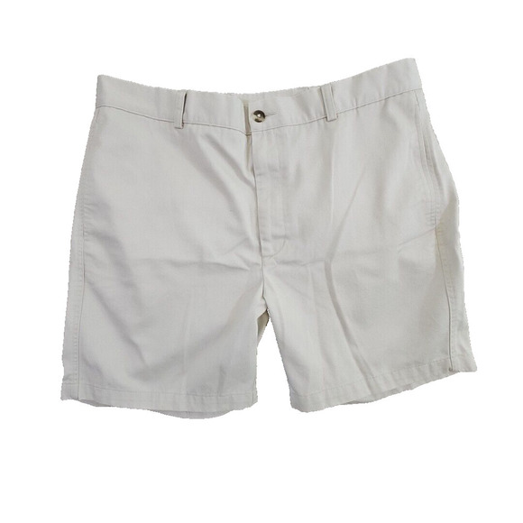 Roundtree Yorke Shorts Size 40 Travel Smart 100% Cotton Khaki Flat Front EZ Care - Picture 1 of 11